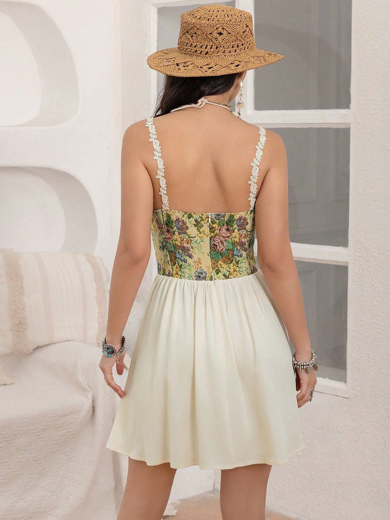 All Matching Waist Trimming Spaghetti Straps Retro Dress