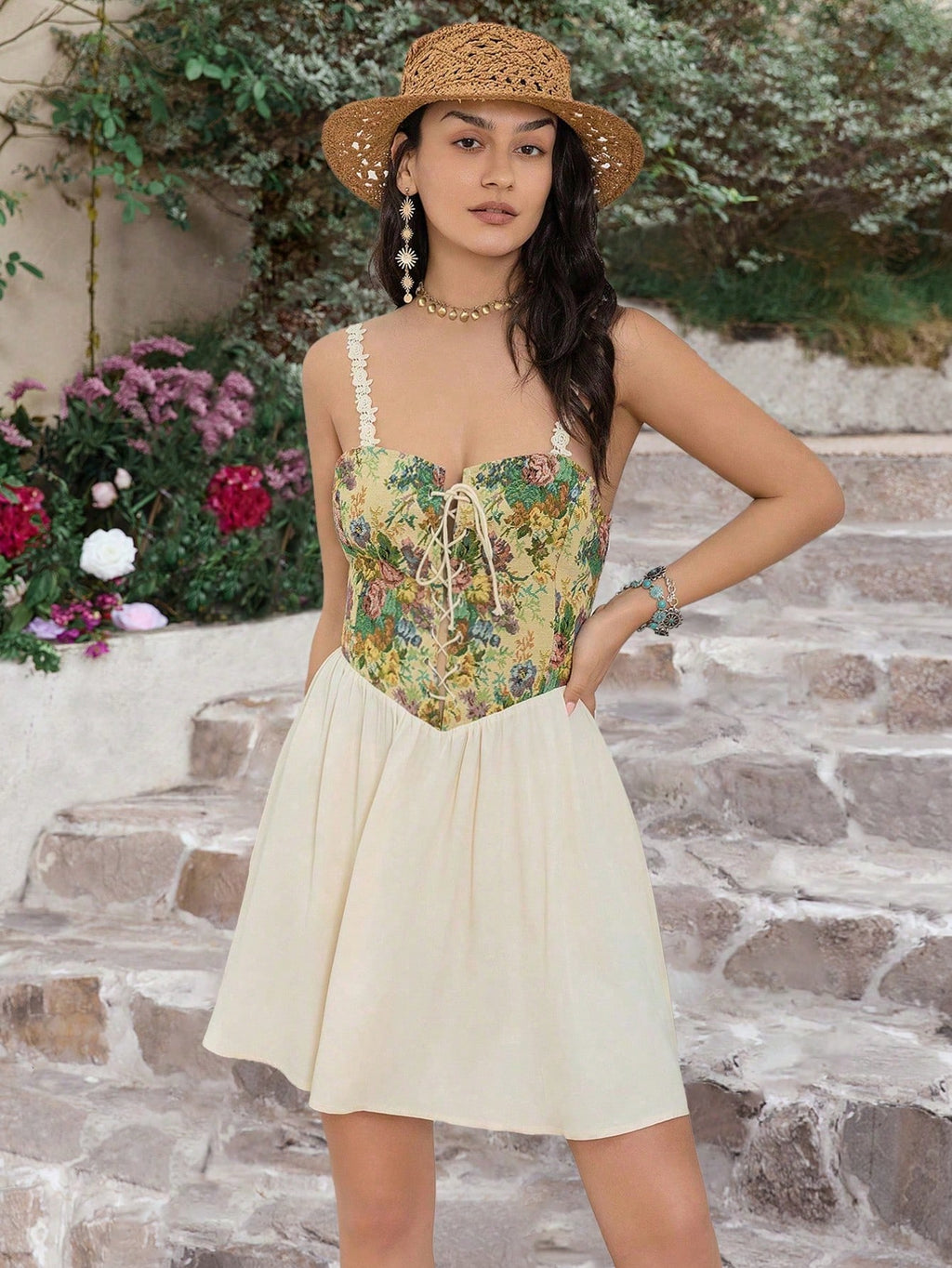 All Matching Waist Trimming Spaghetti Straps Retro Dress