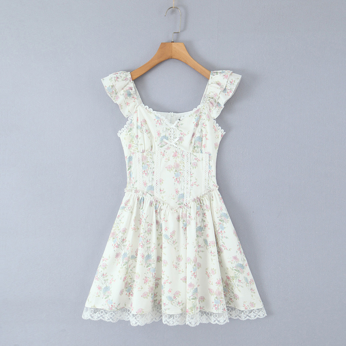 Robe d'été en dentelle brodée de fleurs de cerisier, col carré, coupe florale douce à la taille