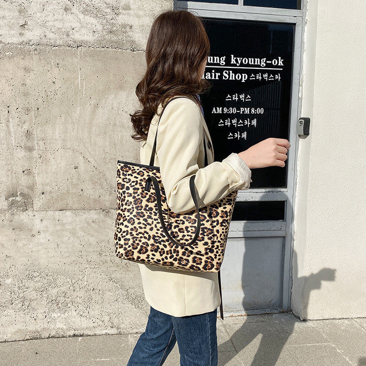 Large-capacity Printed Leopard-print Portable Underarm Bag